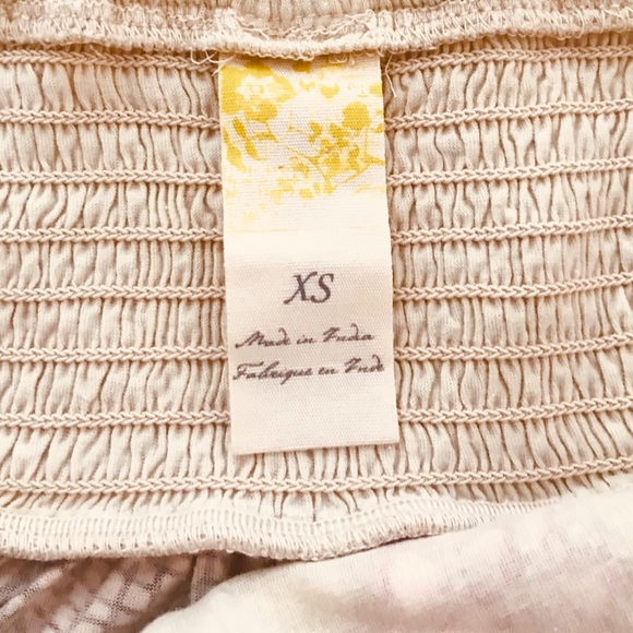 🛍Anthro Top; Embroidered Flowers - Picture 4 of 8